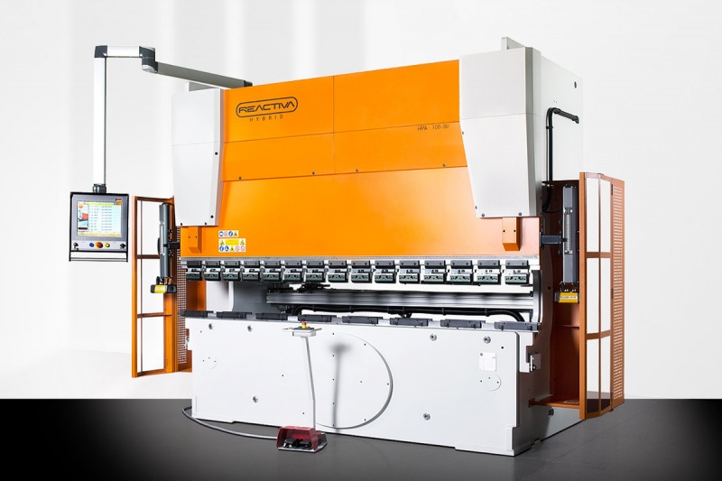 REACTIVA press brake: The advantages of hybrid technology