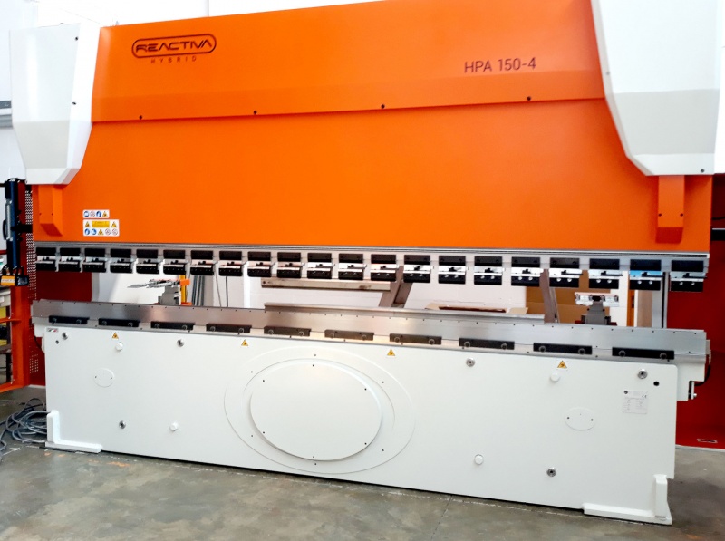 press brake with Folding table integrated crush